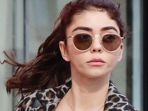Sarah Hyland az ősz legvagányabb kabátját viseli, amit neked is be kell szerezned