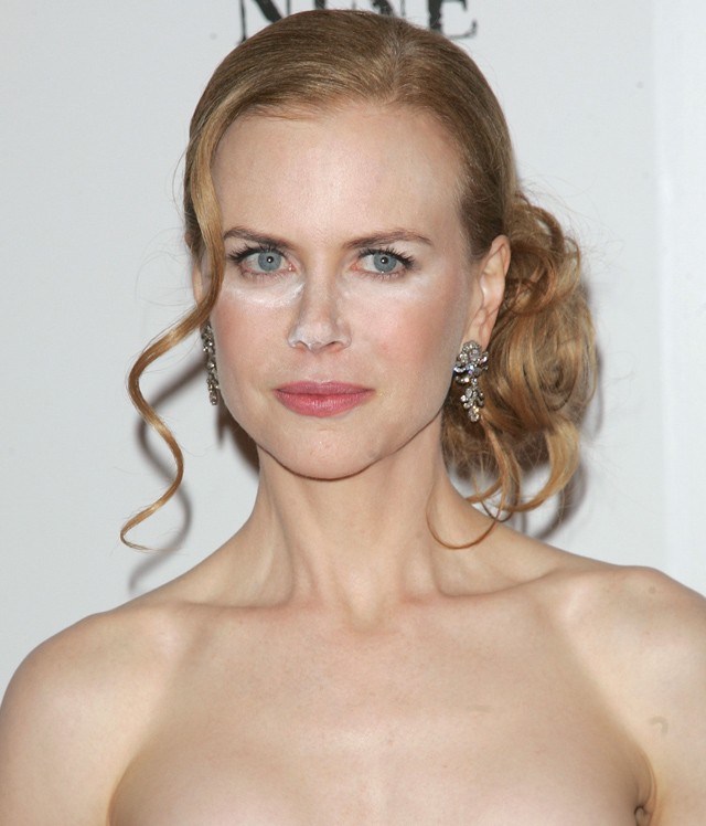 Micsoda sminkbaki: Nicole Kidman arca világított a sok púdertől