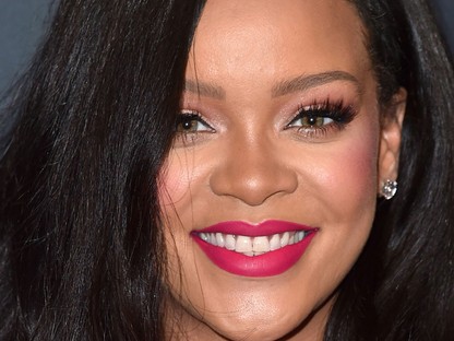 Rihanna eljegyzéssel és várandósságával borzolja a kedélyeket Instagramon 