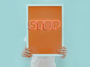 November 25-e a nők elleni erőszak megszüntetésének a világnapja 