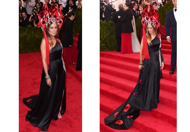 Igazából Sarah Jessica Parker megjelenése abszolút stílusban van, egy jelmezbálon simán elvinné az első helyet, de azért inkább komikus ebben a helyzetben