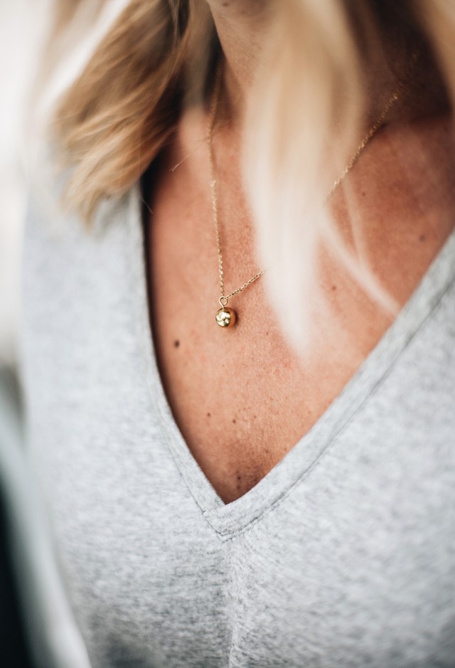 Cakó Kinga kedvenc kávézójában kezdte a napot kutyusával