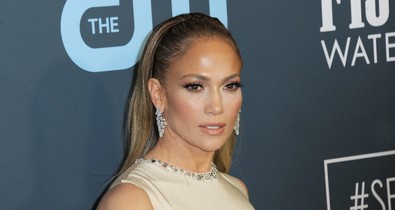 Jennifer Lopez őszintén mesélt gyerekkori traumáiról, szigorú édesanyjáról és bizonytalanságairól