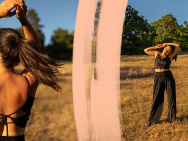 Bognár Bogi megmutatja, hogyan öltözködhetsz nőiesen alapdarabokból is