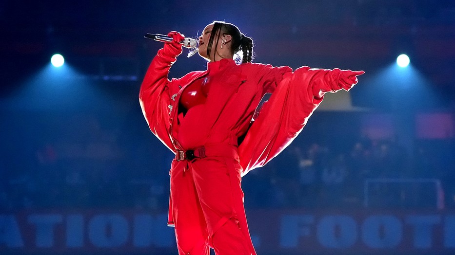 Nem Rihanna az egyetlen, aki nem kapott fizetést a Super Bowl fellépéséért