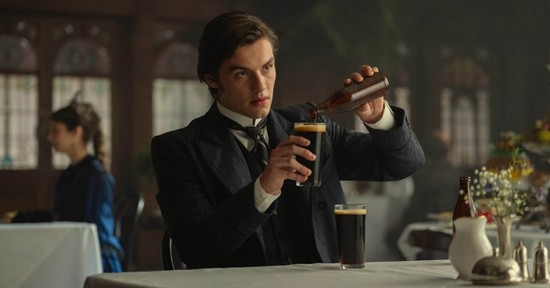 5 sorozat, amit meg kell nézned, ha tetszett a Netflix legújabb dobása, A Guinness ház