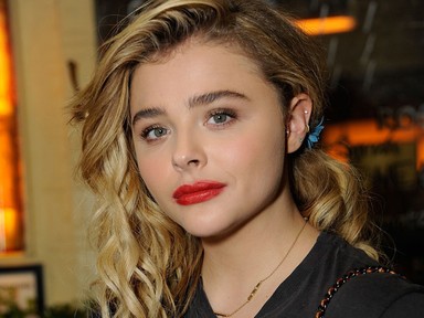 Totális átváltozás: új mell alatti tetkó, peroxidszőke haj, de régi-új Beckham-fiú?