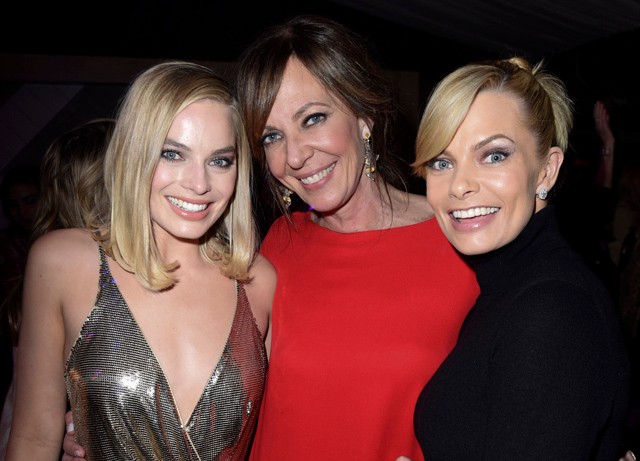 Margot Robbie és Jamie Pressly