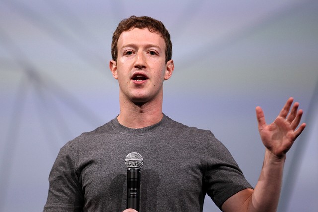 Mark Zuckerberg: A Facebook egyik alapítója és vezérigazgatója, a világ egyik legsikeresebb közösségi médiaplatformjának megálmodója. Áttörő ötlete változtatta meg az emberek kapcsolattartási szokásait. Még egy apró információ: Zucker a világ egyik leggazdagabb embere! 