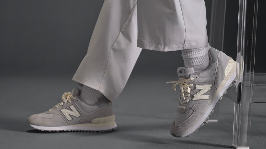 A szürke semleges, a szürke kiegyensúlyozott, a szürke kifinomult – szürke napok a New Balance-nál