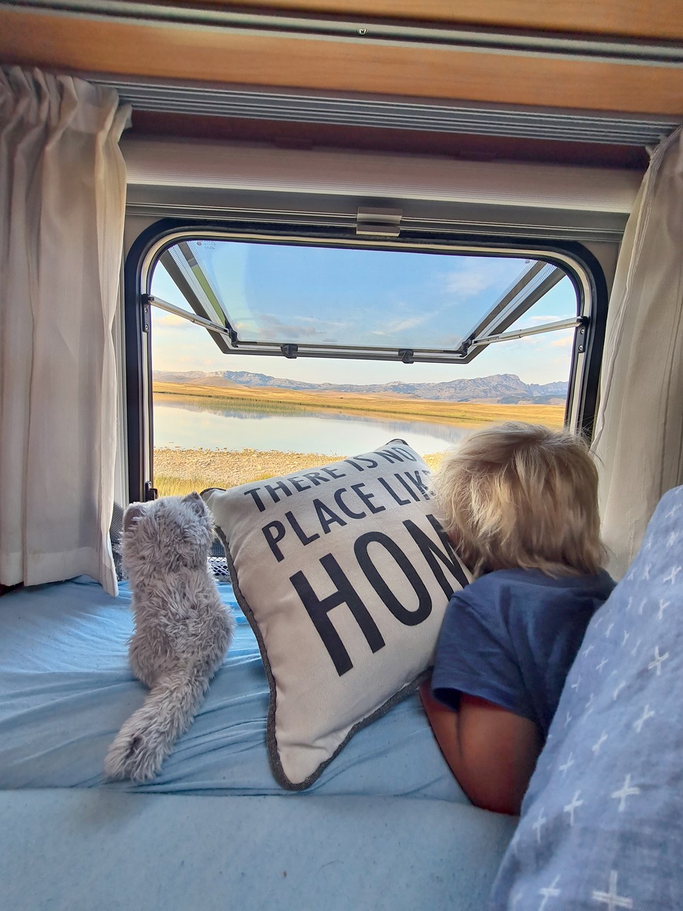 Hátizsákkal és babahordozóval a föld körül - ismerd meg a világjáró családot!