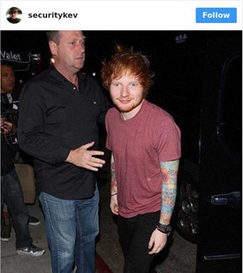 Amikor a babám úgy akar átmenni az úton, hogy nem néz előtte körül...