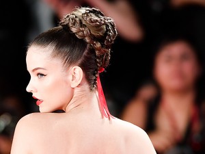 4 szuperegyszerű hajfonat, amit muszáj kipróbálnod idén