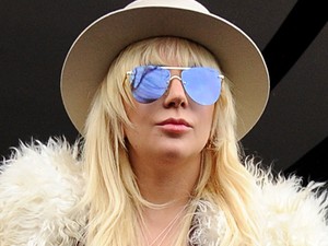 Lady Gaga beleragadt a ´70-es évekbe