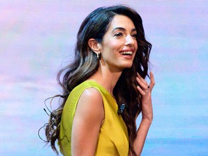 Így tartja magát formában Amal Clooney, meglepő fogással indítja a napot George Clooney felesége