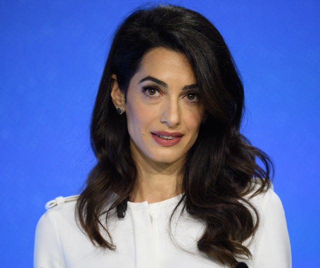 Amal Clooney a legstílusosabb: ezt az őszi szettet senki sem tudja überelni