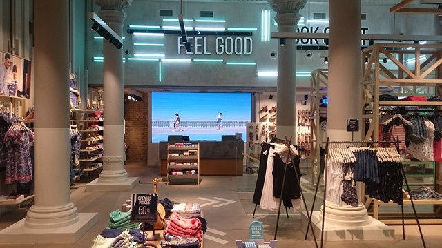 springfield, spanyol márka, divatmárka, üzlet, új üzlet, akció, váci utca, flagship store