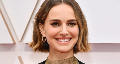 Zseniális: Natalie Portman a ruhájával tiltakozott a nőket érintő diszkrimináció ellen az Oscar vörös szőnyegén