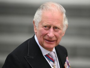 Ezzel a gyönyörű nővel randizgatott Károly király: a szőke szépség különös néven szólította az uralkodót