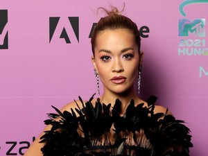 Rita Ora és Taika Waititi voltak a legcukibb páros a budapesti MTV EMA gálán