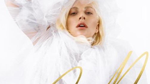 Lady Gaga retusálatlanul, menyasszonyi ruhában a címlapon