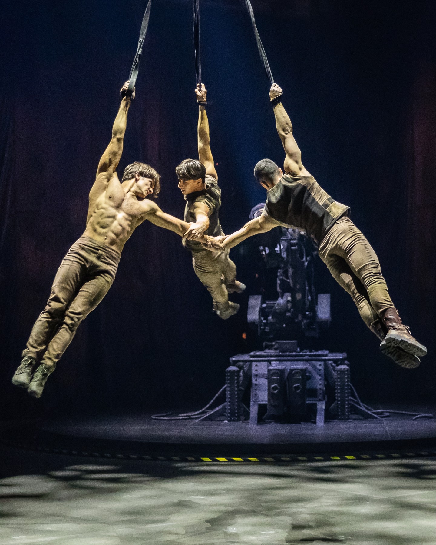 A Millenáris brutalista tereiben a Recirquel életre kelti Dido és Aeneas mitikus szerelmét – cirkusz, tánc és rituálé határán