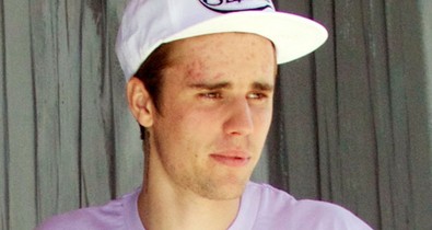 Egyre extrémebb: Justin Bieber fogékszert és új piercinget csináltatott
