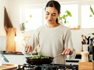 10 hozzávaló a konyhából, ami éveket is hozzáadhat az életedhez