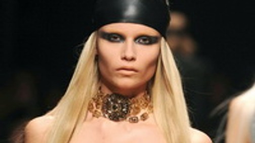 Divatshow-n mutatták be a Versace for H&M kollekciót