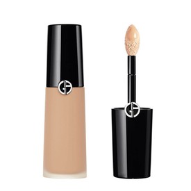 Fedd el a szem alatti karikákat, és az esetleges bőrhibákat a GIORGIO ARMANI Luminous Silk korrektorával! Az extrakönnyű textúra és természetes fedés mellett számtalan tónus közül választhatsz! Mi odáig vagyunk érte!- Luminous Silk korrektor GIORGIO ARMANI 13900 Ft