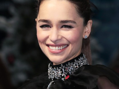 Emilia Clarke-ról legszívesebben lelopnánk ezt a tökéletes kis fekete ruhát