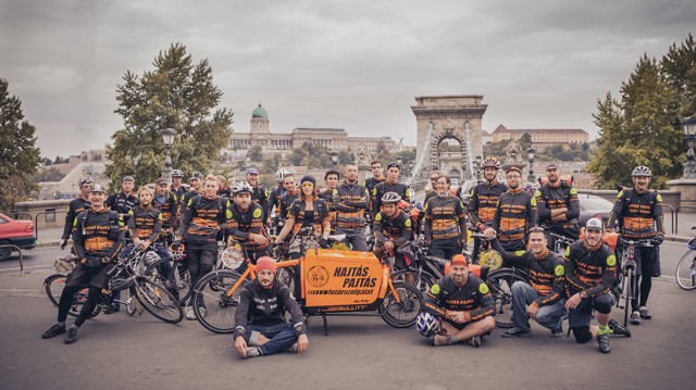 2 keréken csaknem 30 éve: A Hajtás Pajtás biciklis futárszolgálat egyik vezetőjével beszélgettünk