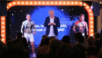 A Vörös Neont nem csak az Őrült Nők Ketrece-utánérzés miatt érdemes meglátogatni