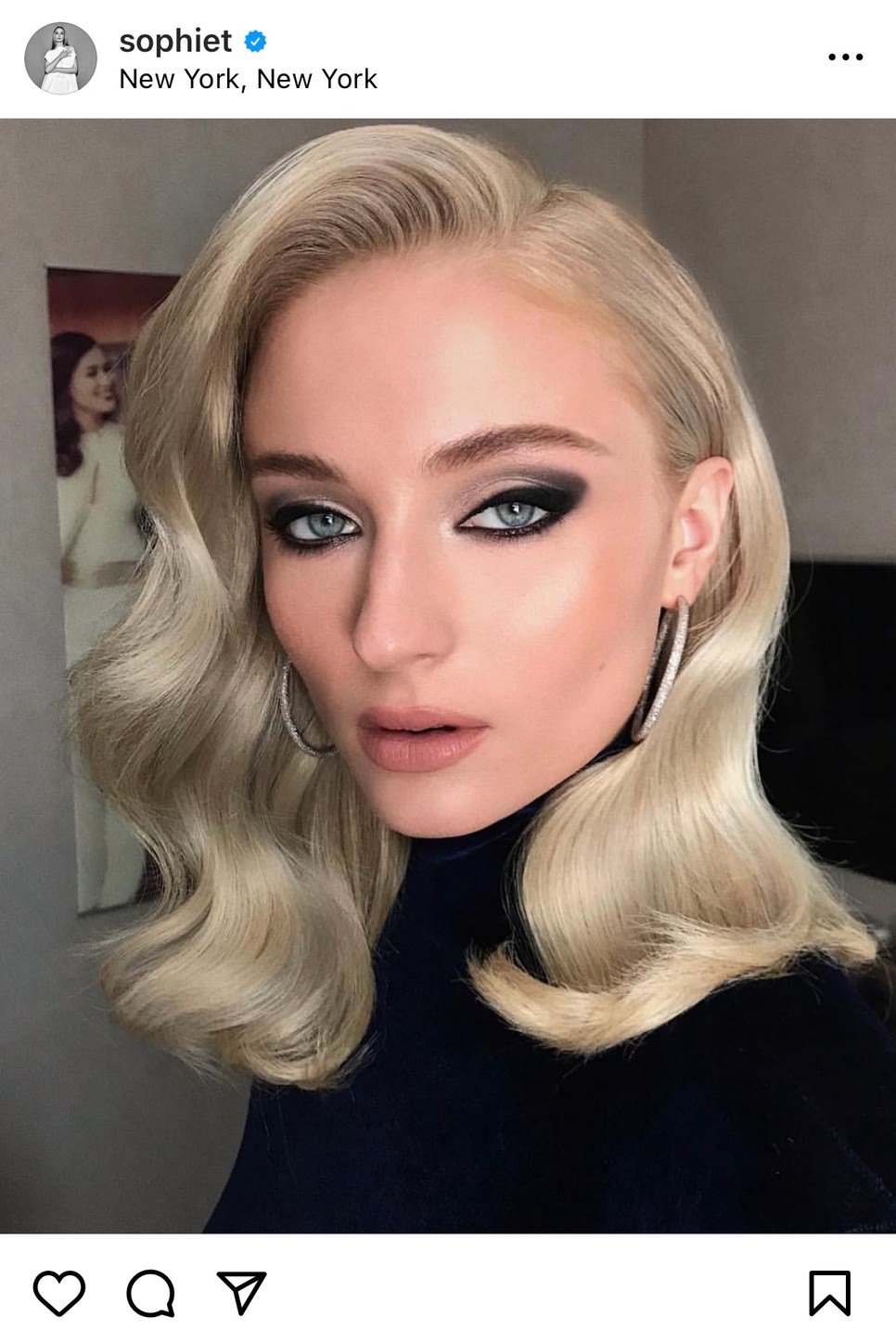 Ikonikus fotó Sophie Turner sminkjéről és platinaszőke hajáról