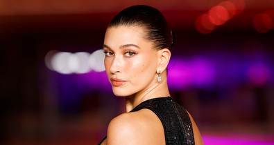 Hailey Bieber új hajszínre váltott, valami álomszép lett a végeredmény