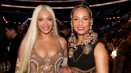 10 lélegzetelállító ruha a Grammy-díjátadóról, ami mellett nem lehet szó nélkül elmenni