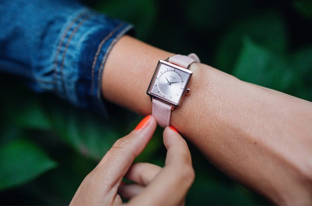 Ajándékozz négyszögletes órát karácsonyra: ez aztán a különleges meglepetés