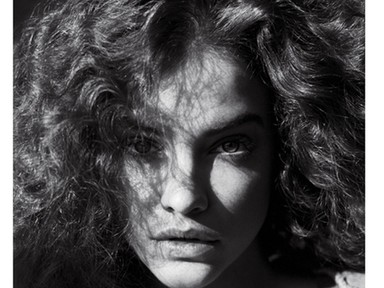 Palvin Barbara cicit villant