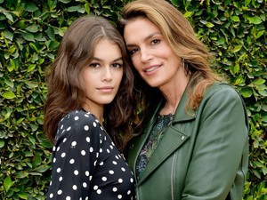 Kaia Gerbernek nem volt más választása, mint szexinek lenni és 18 évesen pucéran pózolni