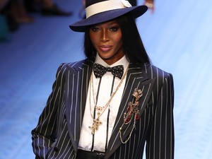 Meztelen felsőtestű félisteneken csorgathatták a nyálukat a Dolce & Gabbana bemutatón a vendégek