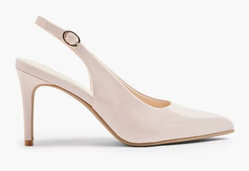 Angelina Jolie cipője telitalálat, ami bárhol megállja a helyét