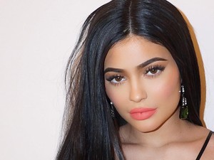 Kylie Jenner eszméletlen bikinis testtel hergel az Instagramon