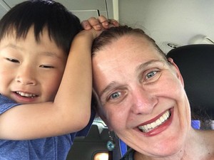 Ennek az anyának a gyerekei tanították meg szeretni a saját testét