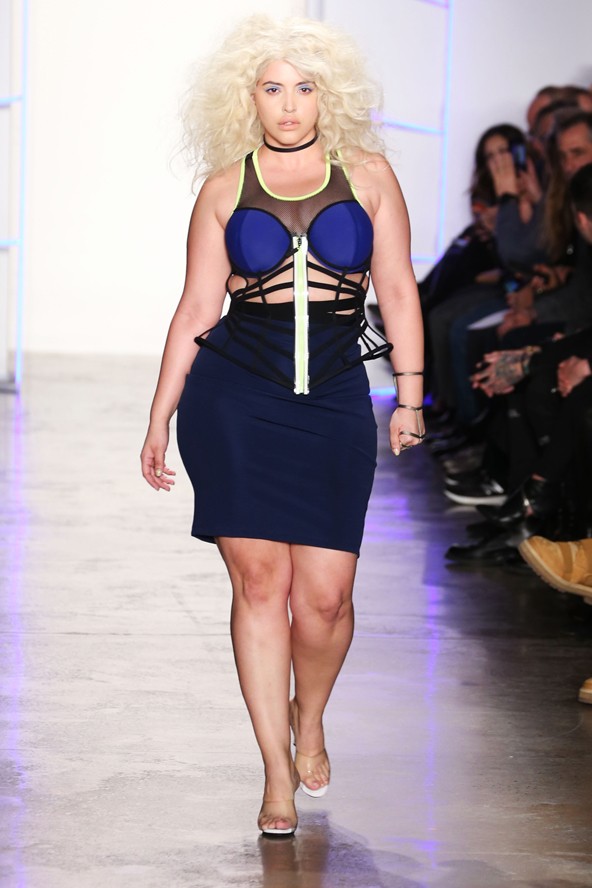 Chromat, divatbemutató, fürdőruha