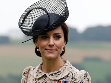 Őrület: Kate Middleton egyáltalán nem tűnik hercegnének ebben az átlagos szettben