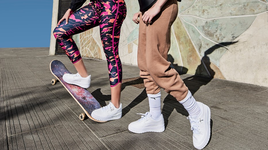 A szörfkultúrát idézi, de a deszkés stílusban is nagyon jól fest ezt a hamisítatlan streetstyle cipő