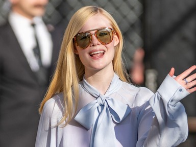 Annyira unatkozott, hogy rózsaszínre festette a haját Elle Fanning