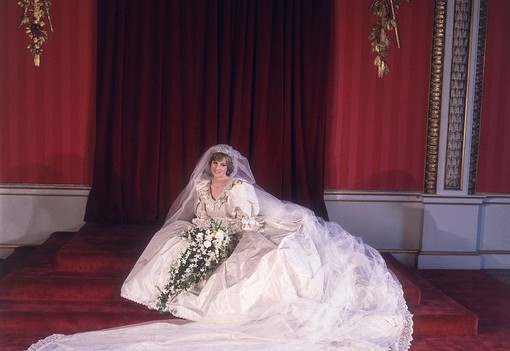 9 alkalom, amikor Diana hercegnő a ruhájával üzent a világnak