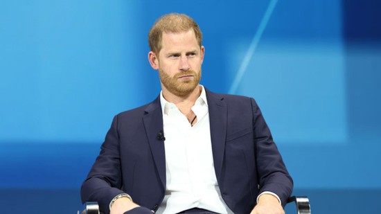 Megvan az időpont: Harry herceg hamarabb térhet vissza Angliába, mint gondoljuk