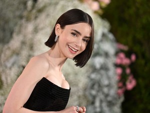 Amerikai elnökválasztás: Lily Collins nők millióinak üzent, nem is akármire hívta fel a figyelmet